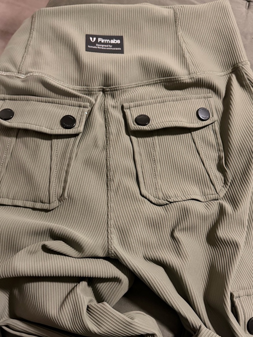 Women's Olive Ribbed Leggings with Utility Pockets